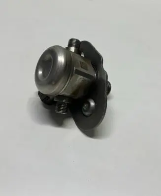 BMW M4 F82 F83 Fuel injection high pressure pump 7642466 13517642466