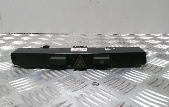 Opel Astra H Hazard light switch 13100105