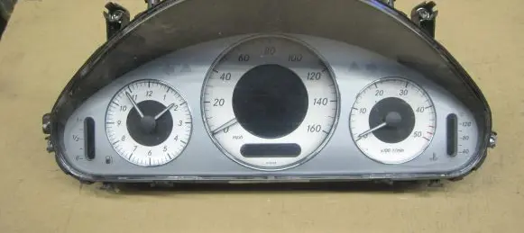 Mercedes-Benz E W211 Speedometer (instrument cluster) A2115401248