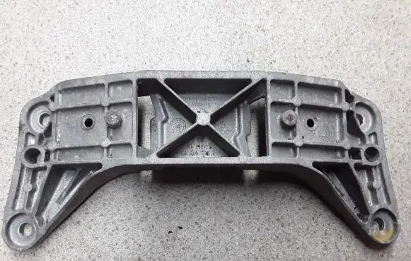BMW M3 Gearbox mounting bracket 2283099