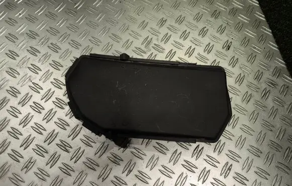 Mercedes-Benz S W220 Fuse box cover 2205400182