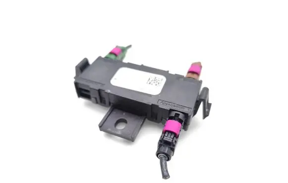 Mercedes-Benz EQC Aerial antenna amplifier A2389055000