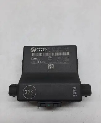 Audi A3 S3 8P Gateway control module 1K0907530G