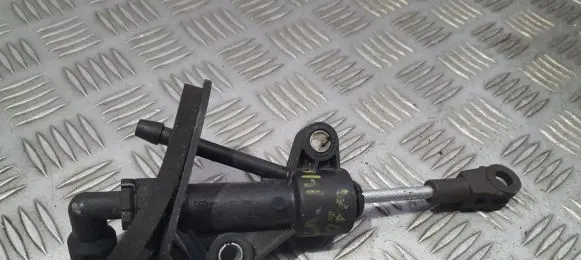 Opel Corsa D Clutch master cylinder 55190994 1137