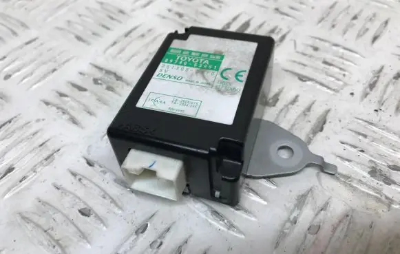 Lexus IS 220D-250-350 Door control unit/module 8974053051