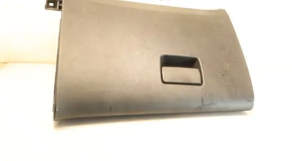 Opel Astra J Glove box