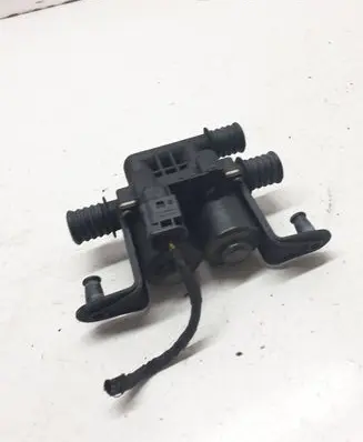 BMW 5 E60 E61 Coolant heater control valve 6931708 1147412