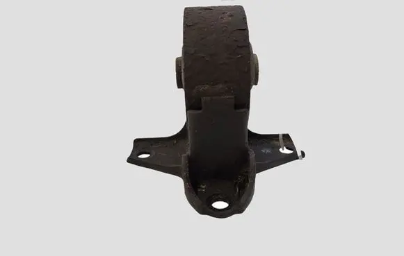 Hyundai Trajet Engine mount bracket