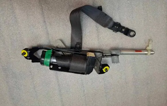 Volvo S80 Front seatbelt