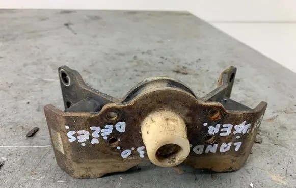 Toyota Land Cruiser (J120) Gearbox mount 1237130060