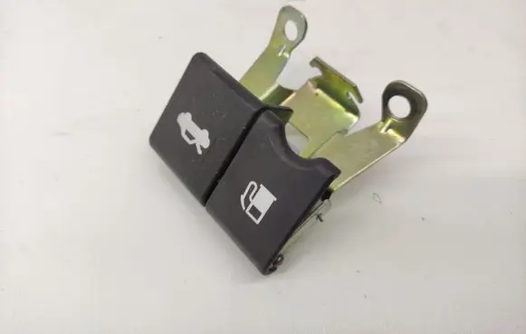 Nissan Qashqai Engine bonnet (hood) release handle