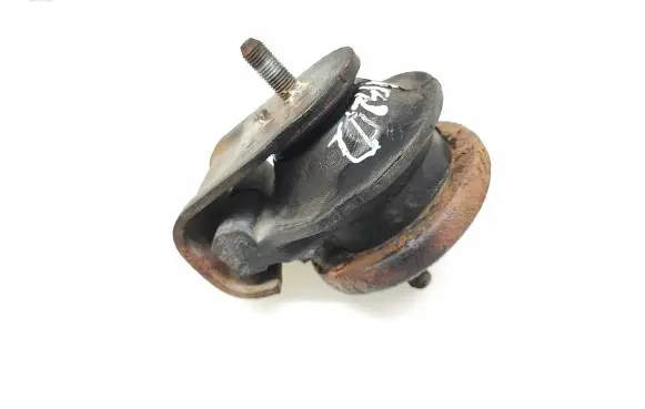 Suzuki Grand Vitara II Engine mount bracket