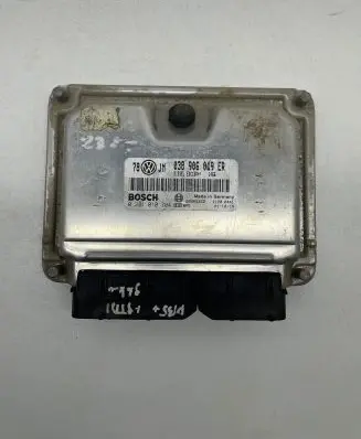 Volkswagen PASSAT B5.5 Engine control unit/module 038906019ER 28SA5352 0281010704