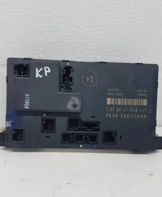 Mercedes-Benz E W211 Door control unit/module 2118701126 00401599