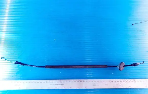 Volkswagen Cross Touran I Front door cable line 1T0837085A