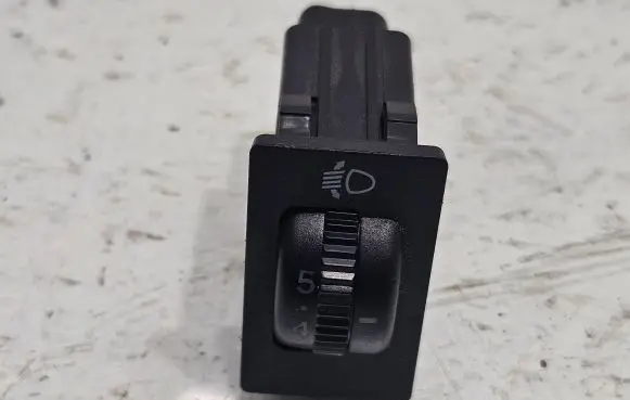 Toyota Corolla Verso AR10 Headlight level height control switch 8415202021