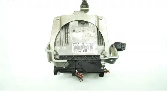 Toyota Corolla E120 E130 Engine control unit/module ECU 8966102A90