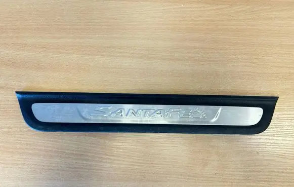 Hyundai Santa Fe Front sill trim cover 85883S1500