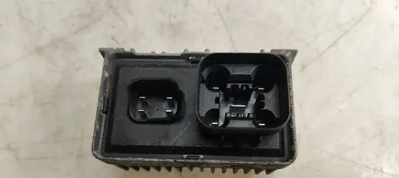 Opel Insignia A Glow plug pre-heat relay 55574293