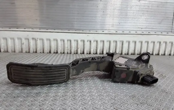 Toyota Auris 150 Accelerator throttle pedal 7811002020