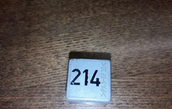 Volkswagen PASSAT B5.5 Other relay 443951253K 899512000
