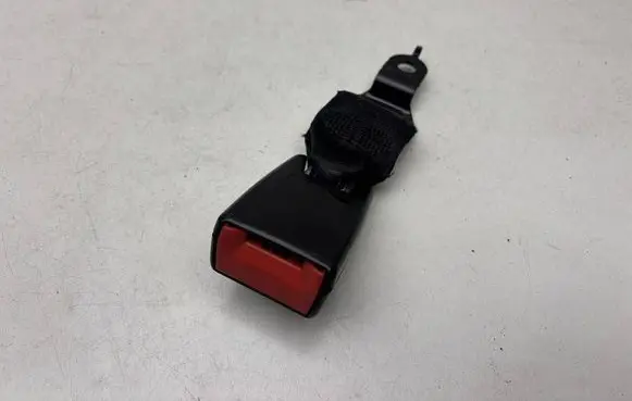 Volkswagen Touran II Rear seatbelt buckle 1T0857739D