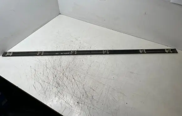 BMW 5 E39 Front door trim (molding) 8159295