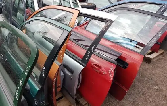 Volvo S40, V40 Front door RAUDONOS