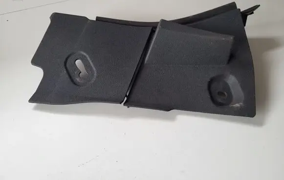 Toyota Verso Fender end trim 