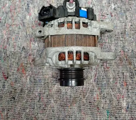 Hyundai i20 (PB PBT) Generator/alternator 3730003600 2609501 135V90A