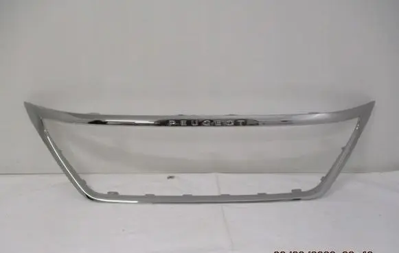 Peugeot 3008 II Front bumper upper radiator grill 9816441280