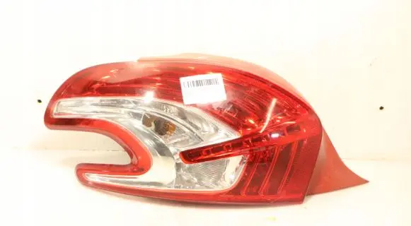 Peugeot 208 Rear/tail lights E210120