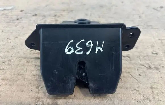 Hyundai i40 Tailgate/trunk/boot lock/catch/latch 812303Z000 A045777