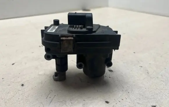 Opel Insignia A Intake manifold valve actuator/motor 