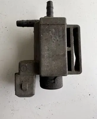Land Rover Range Rover L322 Vacuum valve 70035801