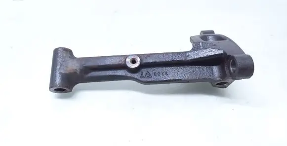 Toyota Avensis T270 Engine mounting bracket