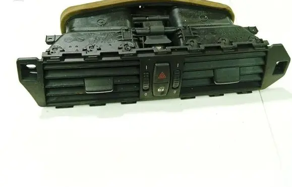 BMW 5 E60 E61 Dash center air vent grill 6910734 7009275