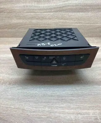 Mercedes-Benz E W211 CD/DVD changer A2116800552