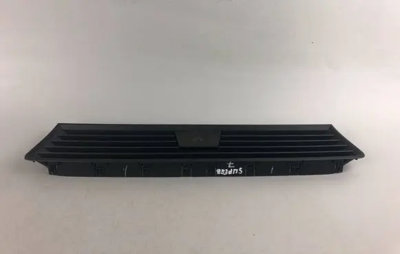 Skoda Superb B8 (3V) Dashboard air vent grill cover trim 3V0819635