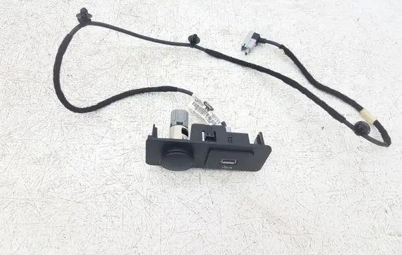 Ford Fusion II USB socket connector HS7T14D202 HS7T14D202RC HG9T14G332
