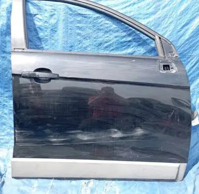 Chevrolet Captiva Front door
