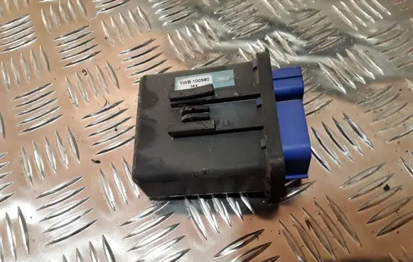 Coolant fan relay