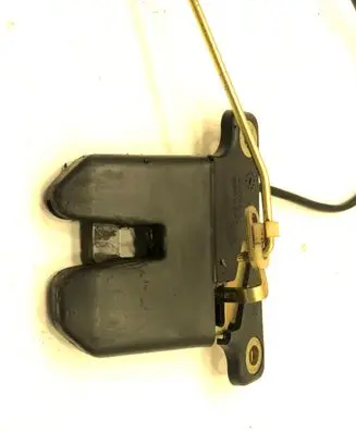 Audi 80 90 S2 B4 Tailgate exterior lock 8A5827505E
