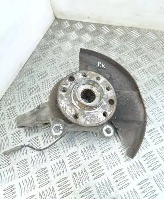 Front wheel hub