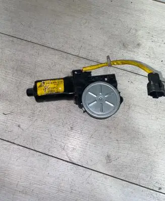 KIA Sorento Front door window regulator motor XH6010P0