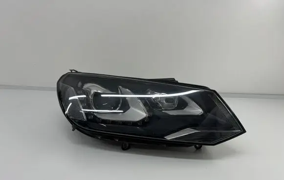 Volkswagen Touareg II Headlight/headlamp 7p2941752