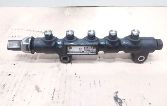 Ford Focus Fuel main line pipe 9654592680