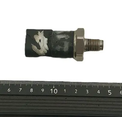 Volkswagen II LT Fuel pressure sensor 0281002354