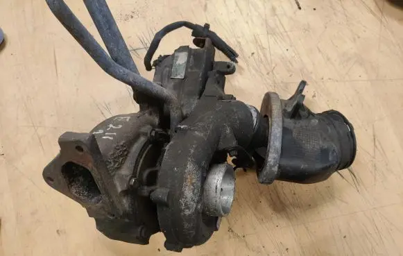 Mercedes-Benz E W211 Turbo A6470900180
