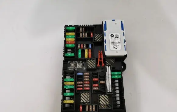 BMW 7 G11 G12 Fuse module 8713127
